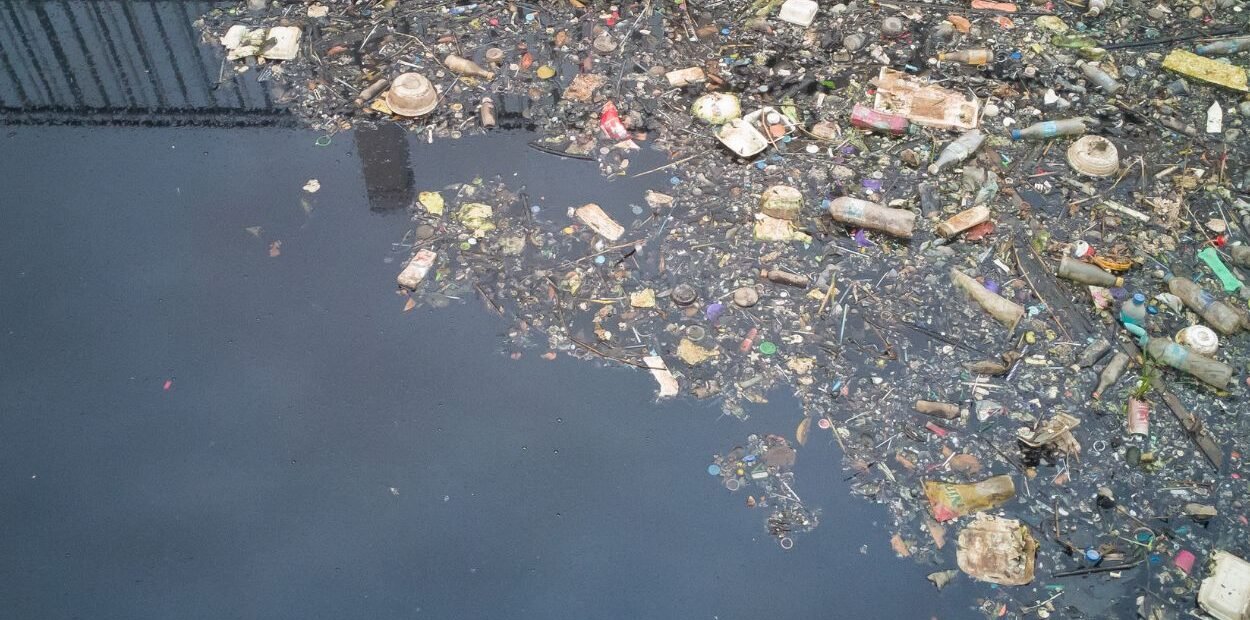 Historic River in Banten Filled with Garbage, Residents Anxious and Concerned About Environmental Impacts - RakyatPost.co