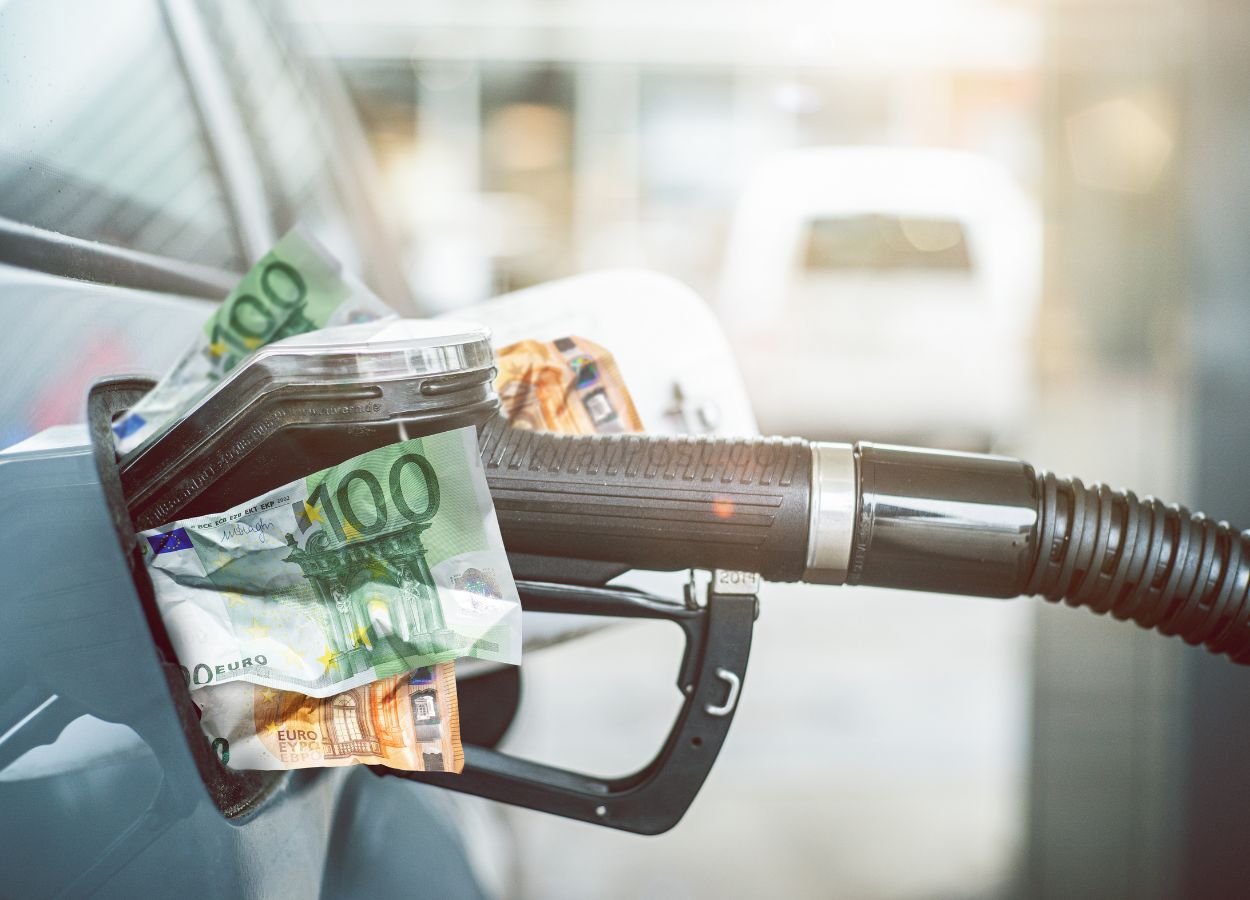 ASEAN Fuel Prices Drop Simultaneously, Indonesia Remains One of the Cheapest - RakyatPost.co