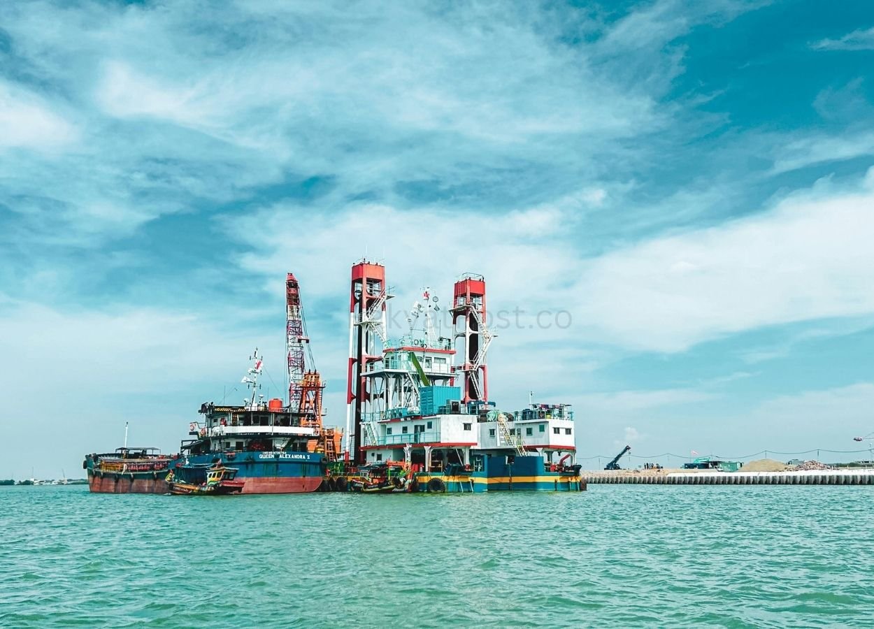 KKP Adds 10 New Surveillance Vessels, Tightens Security in North Natuna Sea - RakyatPost.co